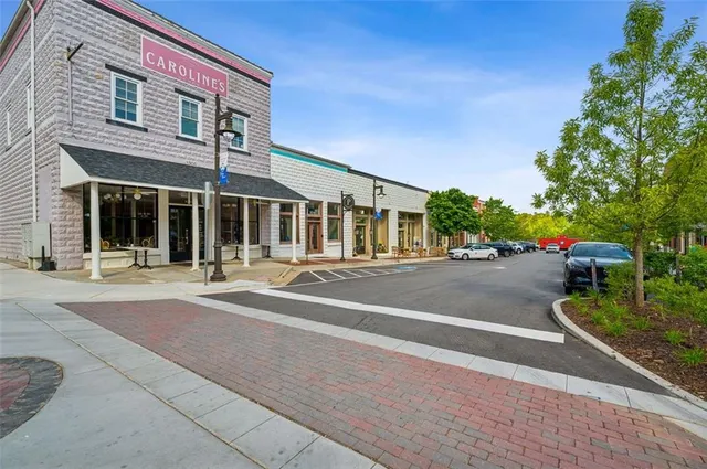 $650,000 | 5918 Nachoochee Trail, Flowery Branch, GA 30542