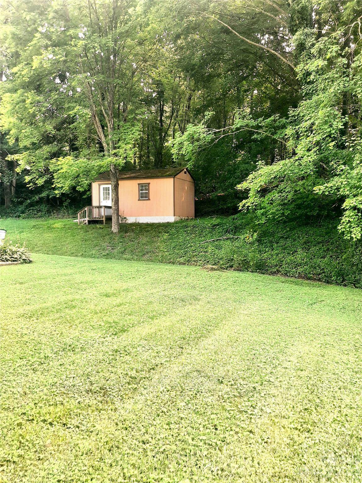 1736 Starcross Road Lenoir, NC 28645 - Photo 40 of 42 Gallery Image 40