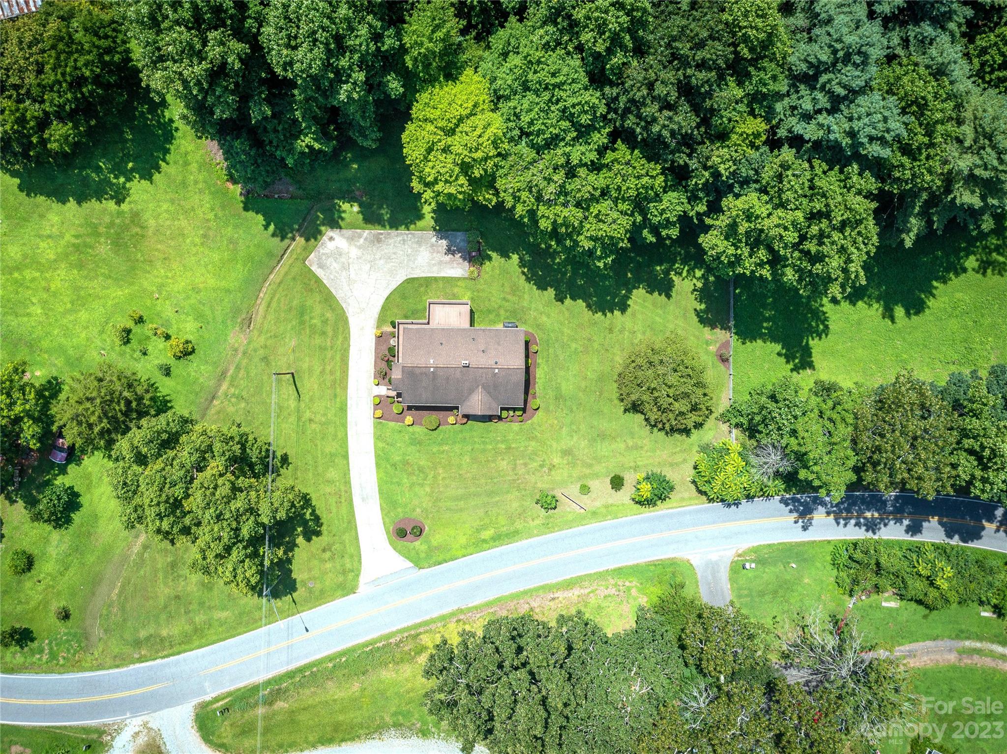 1736 Starcross Road Lenoir, NC 28645 - Photo 4 of 42 Gallery Image 4