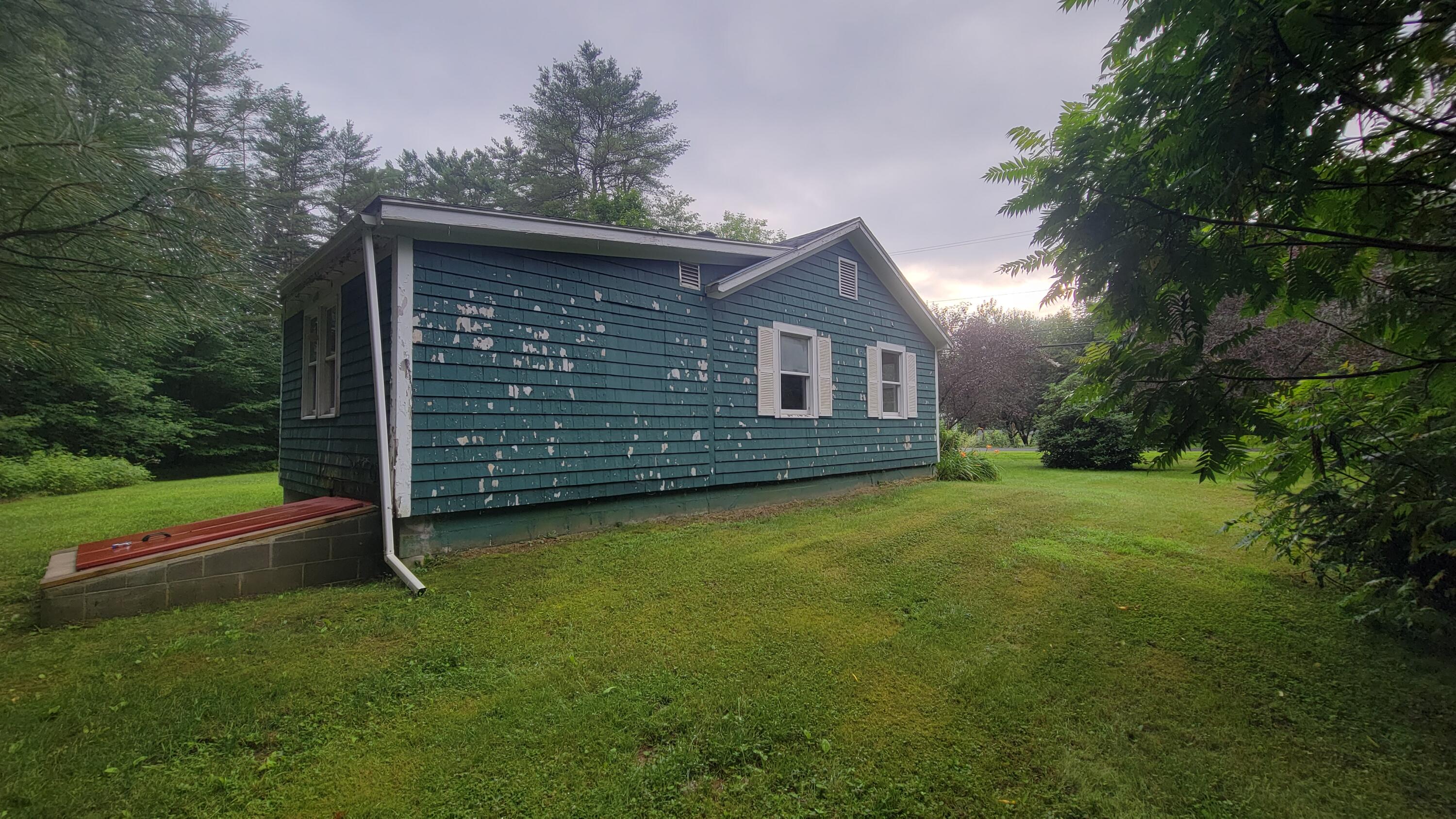1547 Hill Road Canaan, ME 04924 - Photo 7 of 17 231-071739 BACK RIGHT