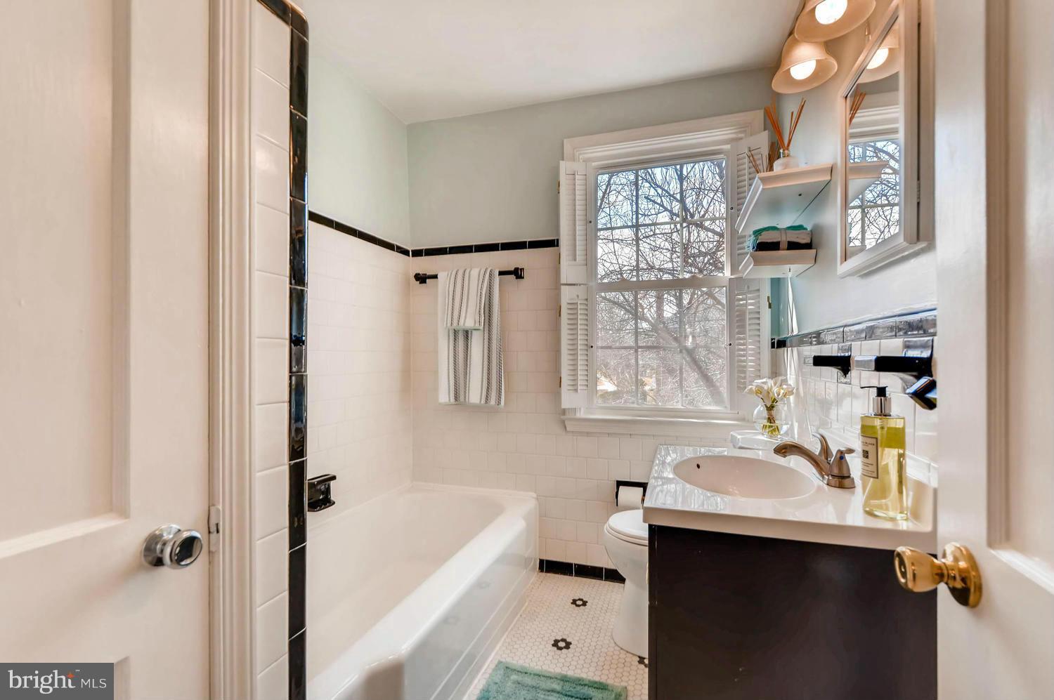 1612 Feldbrook Road Towson, MD 21286 - Photo 16 of 30 FULL BATHROOM
