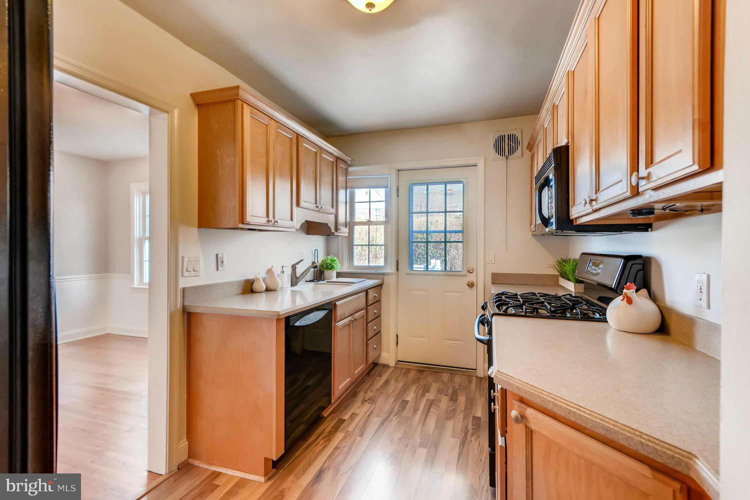 1612 Feldbrook Road Towson, MD 21286 - Photo 8 of 30 YOUR FOOD PREPARATION WILL BE A DREAM