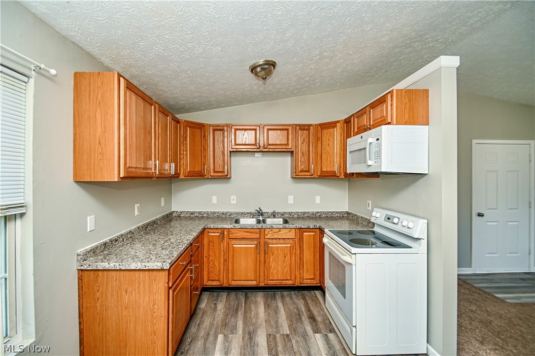 1240 West Waterloo Road Akron, OH 44314 - Photo 7 of 20 Gallery Image 7