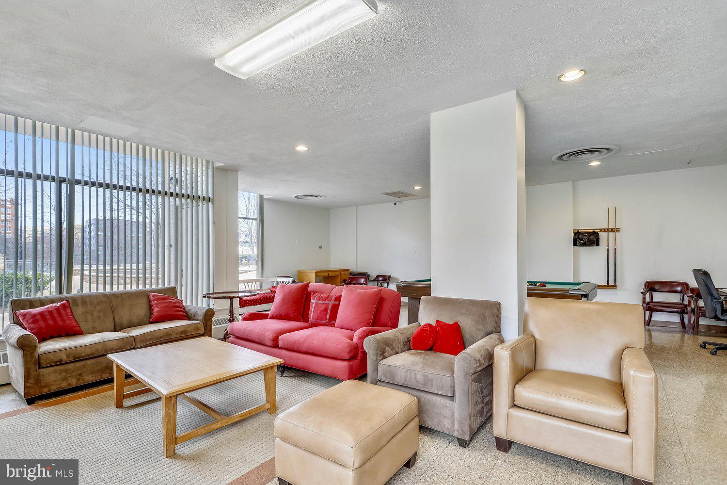 4141 North Henderson Road, Unit 904 Arlington, VA 22203 - Photo 33 of 46 Hyde Park Community Room