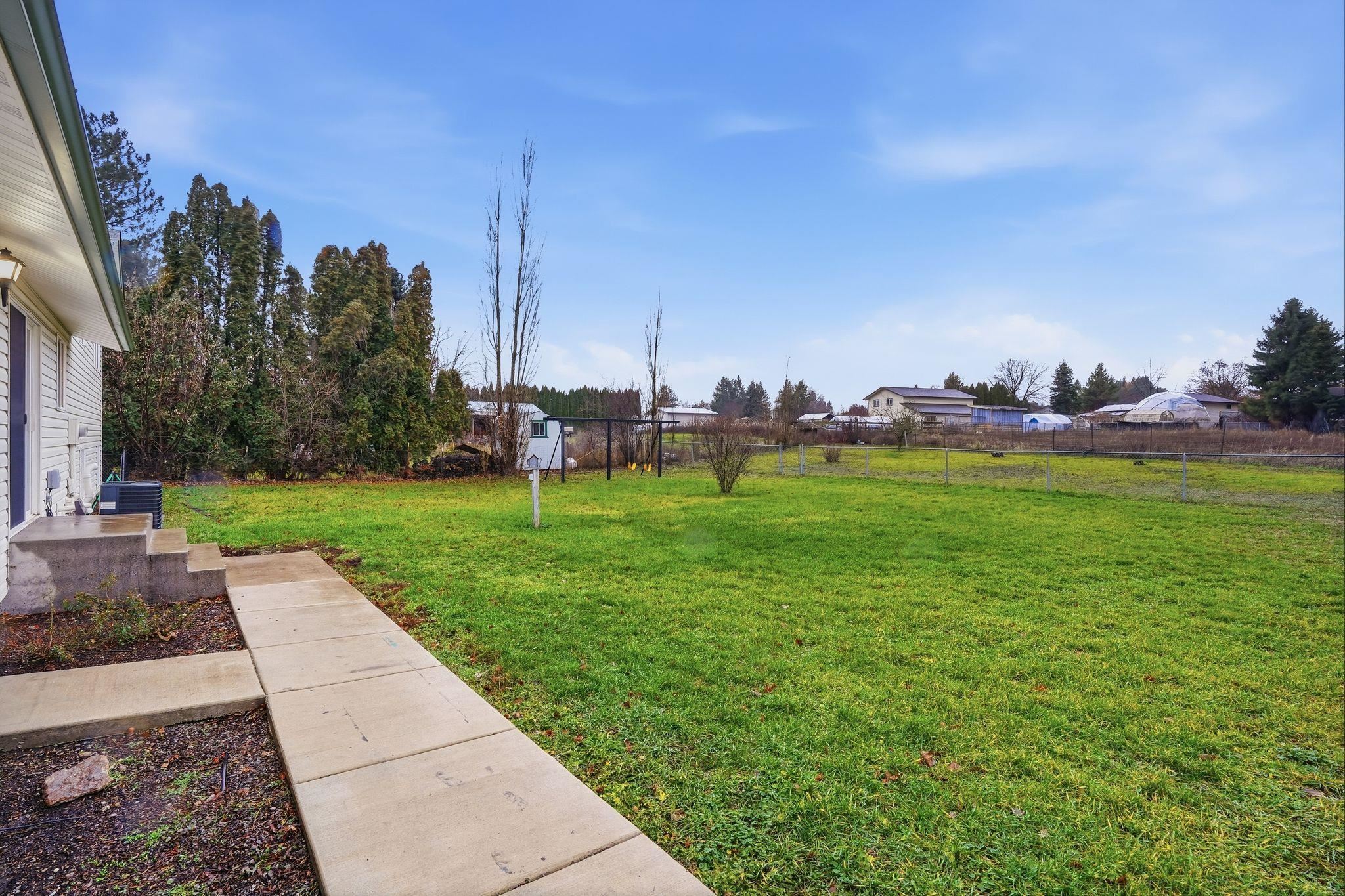 414 South Henry Road Greenacres, WA 99016 - Photo 37 of 49