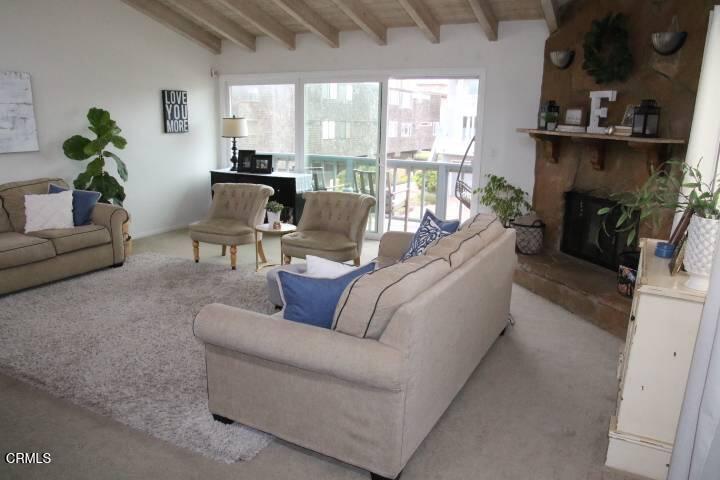 5143 Neptune Square Oxnard, CA 93035 - Photo 4 of 22 _p04