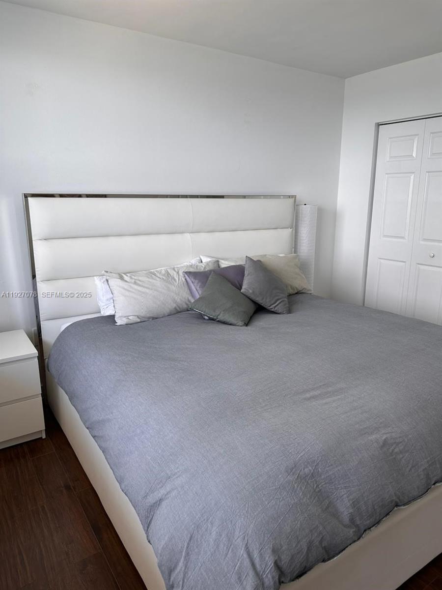 1155 Brickell Bay Drive, Unit 1607 Miami, FL 33131 - Photo 4 of 9 a close up of a bed