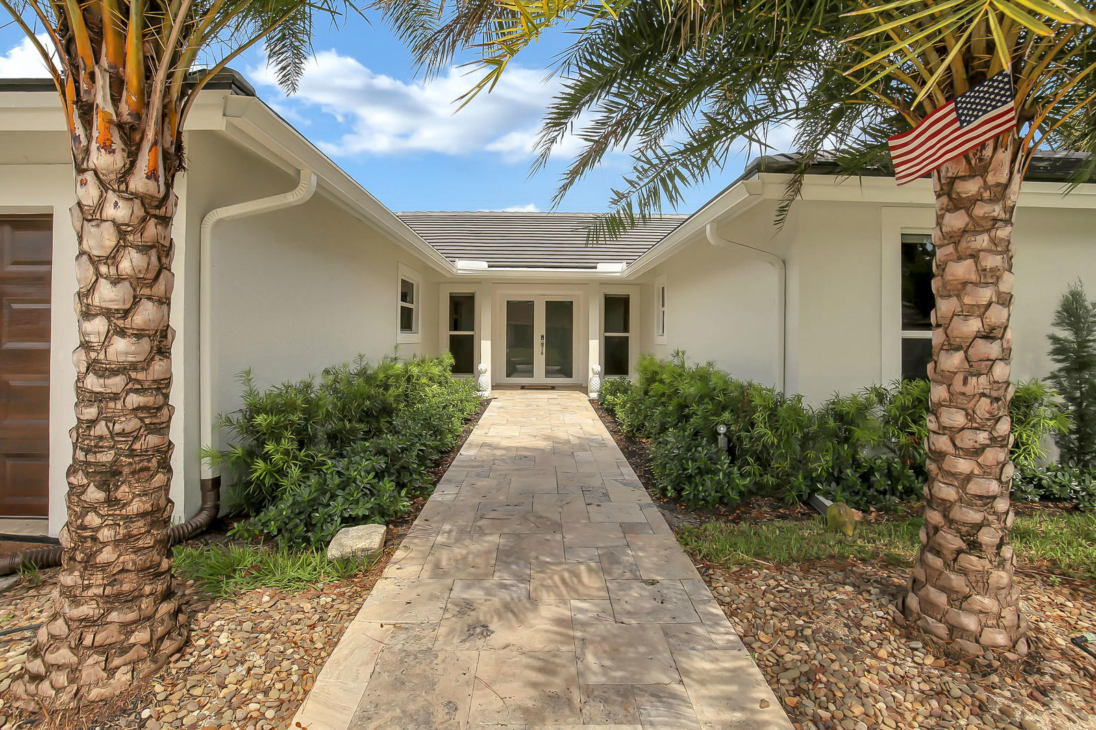 1521 Southwest 16th Street Boca Raton, FL 33486 - Photo 3 of 20 02_Image2_mls