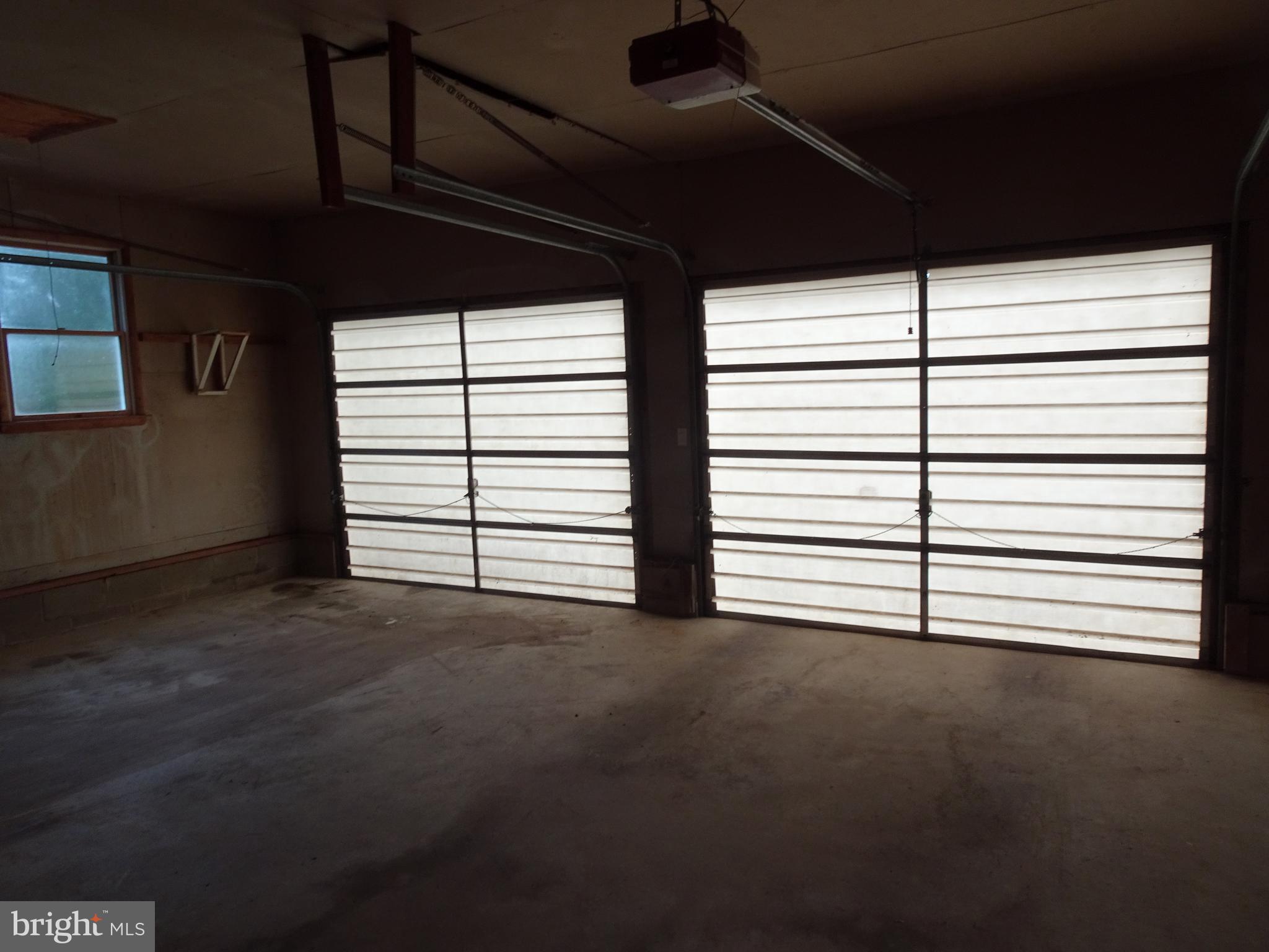 12672 Oakland Road Ridgely, MD 21660 - Photo 27 of 38 Garage
