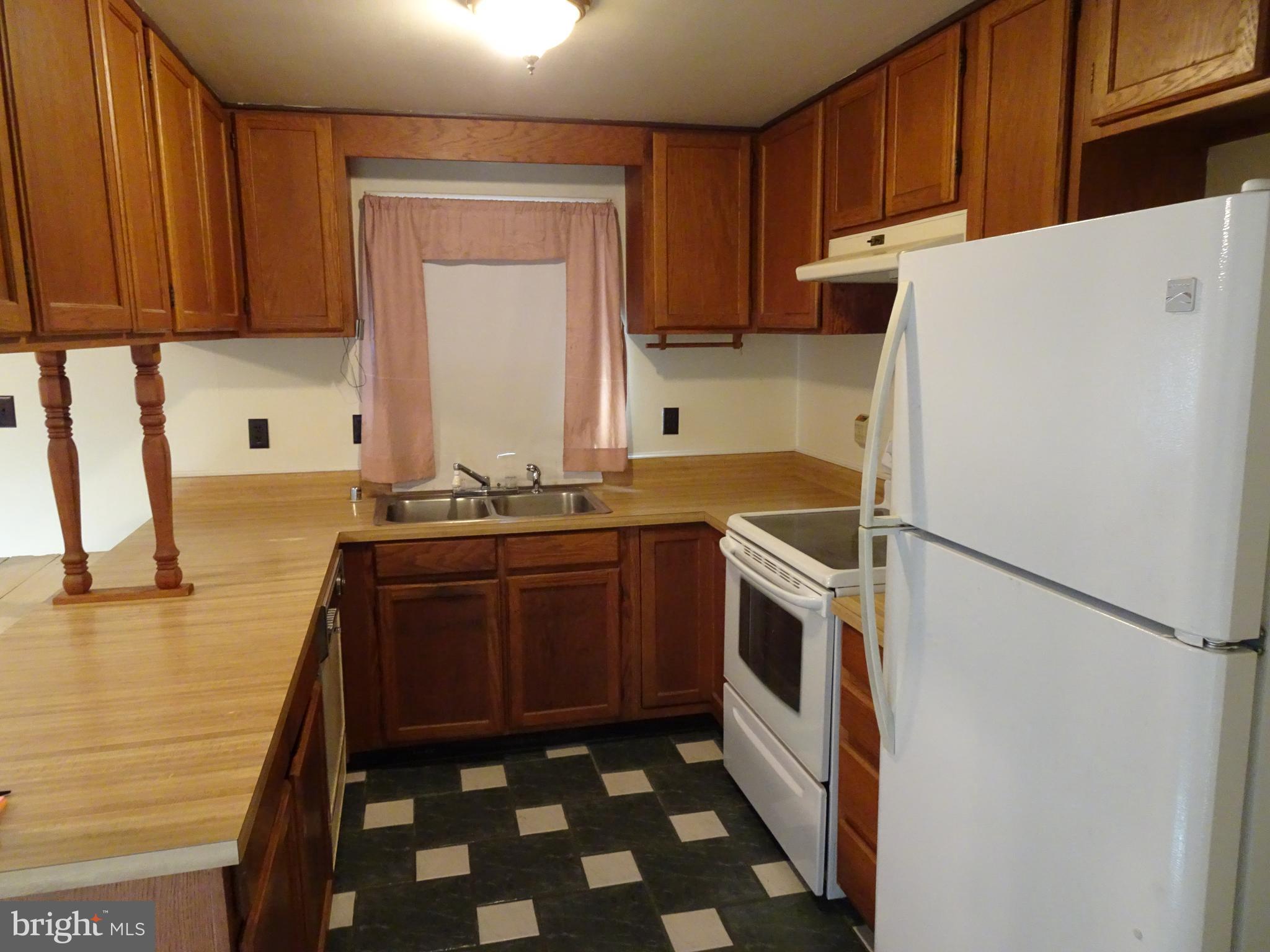 12672 Oakland Road Ridgely, MD 21660 - Photo 6 of 38 Kitchen