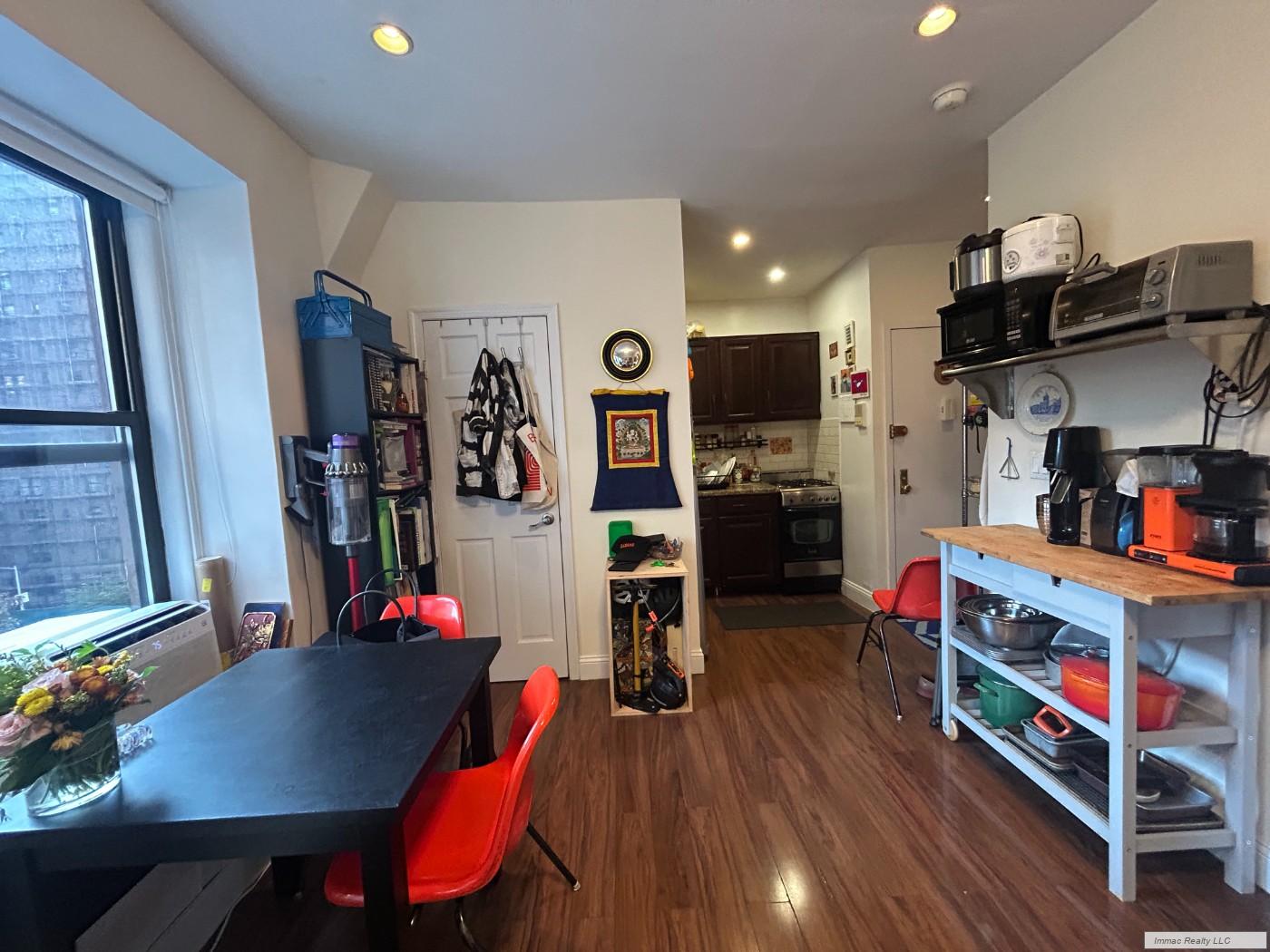 560 West End Avenue, Unit 4E Manhattan, NY 10024 - Photo 6 of 29 Photo 6