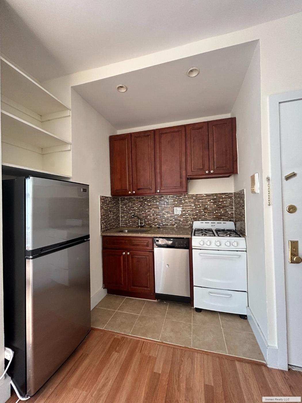560 West End Avenue, Unit 4E Manhattan, NY 10024 - Photo 8 of 29 Photo 8