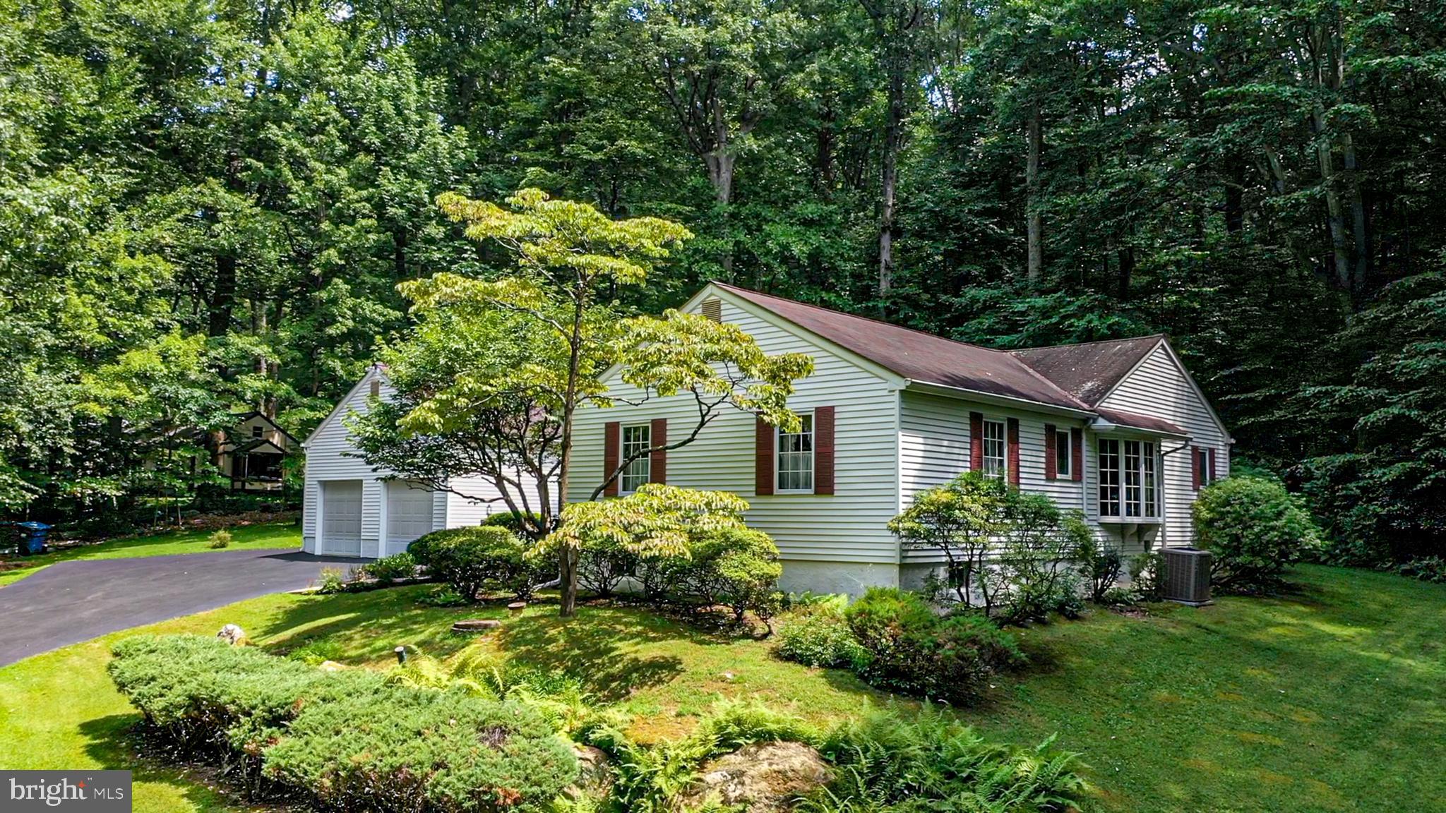 6956 Upper York Road New Hope, PA 18938 - Photo 3 of 23