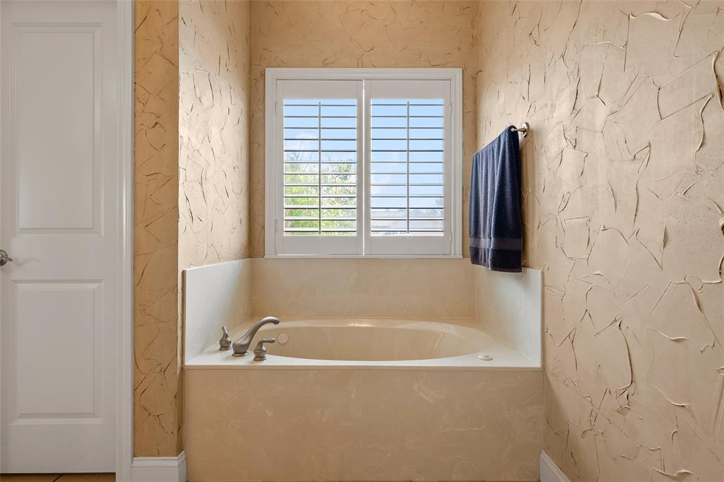 175 Ranchcrest Road Lorena, TX 76655 - Photo 18 of 35