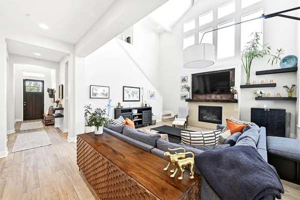 $3,200 | 8900 Jodie Lane, Austin, TX 78748