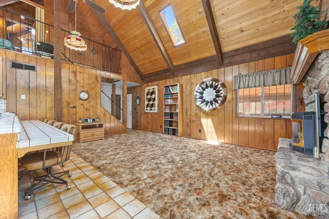 a view of a storage & utility room