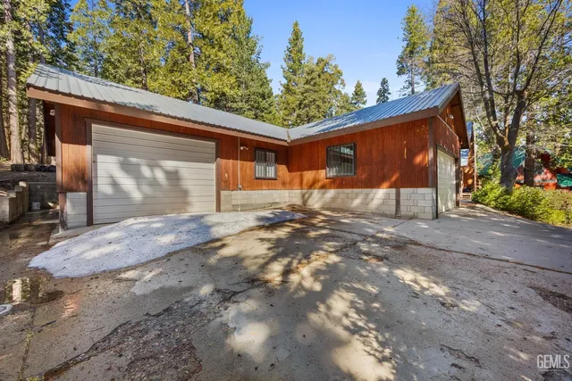 $299,900 | Undisclosed Address, Wofford Heights, CA 93285