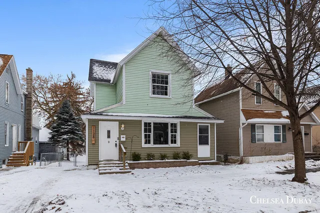 $275,000 | 1128 Mc Reynolds Avenue Northwest, Grand Rapids, MI 49504
