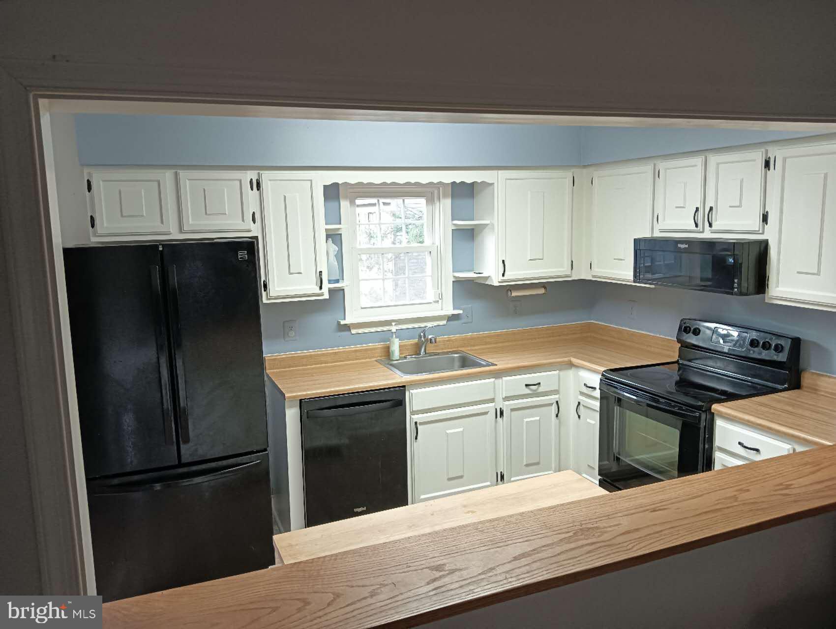 10360 Castlehedge Terrace Silver Spring, MD 20902 - Photo 5 of 11 Gallery Image 5