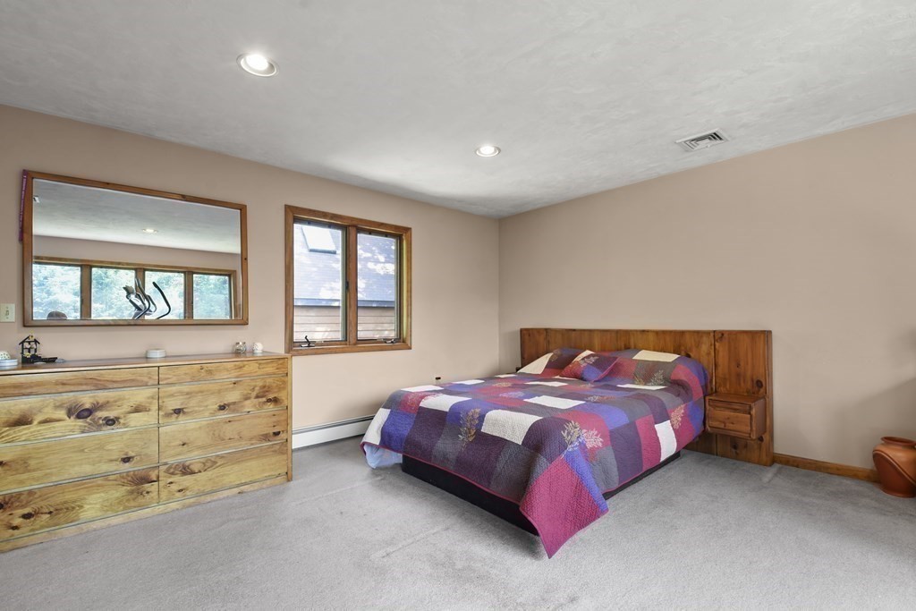 15 Valley Road Hampstead, NH 03841 - Photo 22 of 40