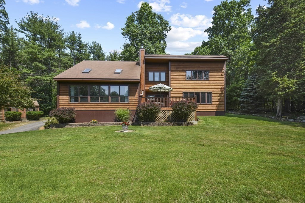 15 Valley Road Hampstead, NH 03841 - Photo 3 of 40