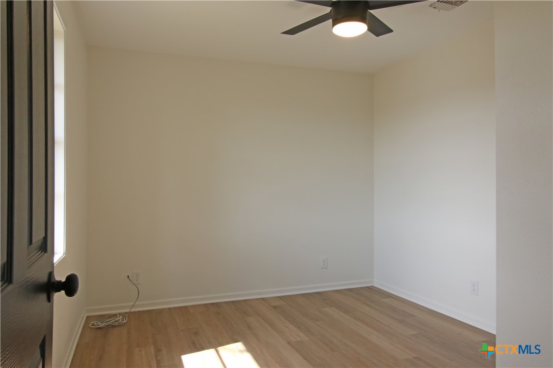 9681 Highway 53 Temple, TX 76501 - Photo 19 of 20 an empty room with a window