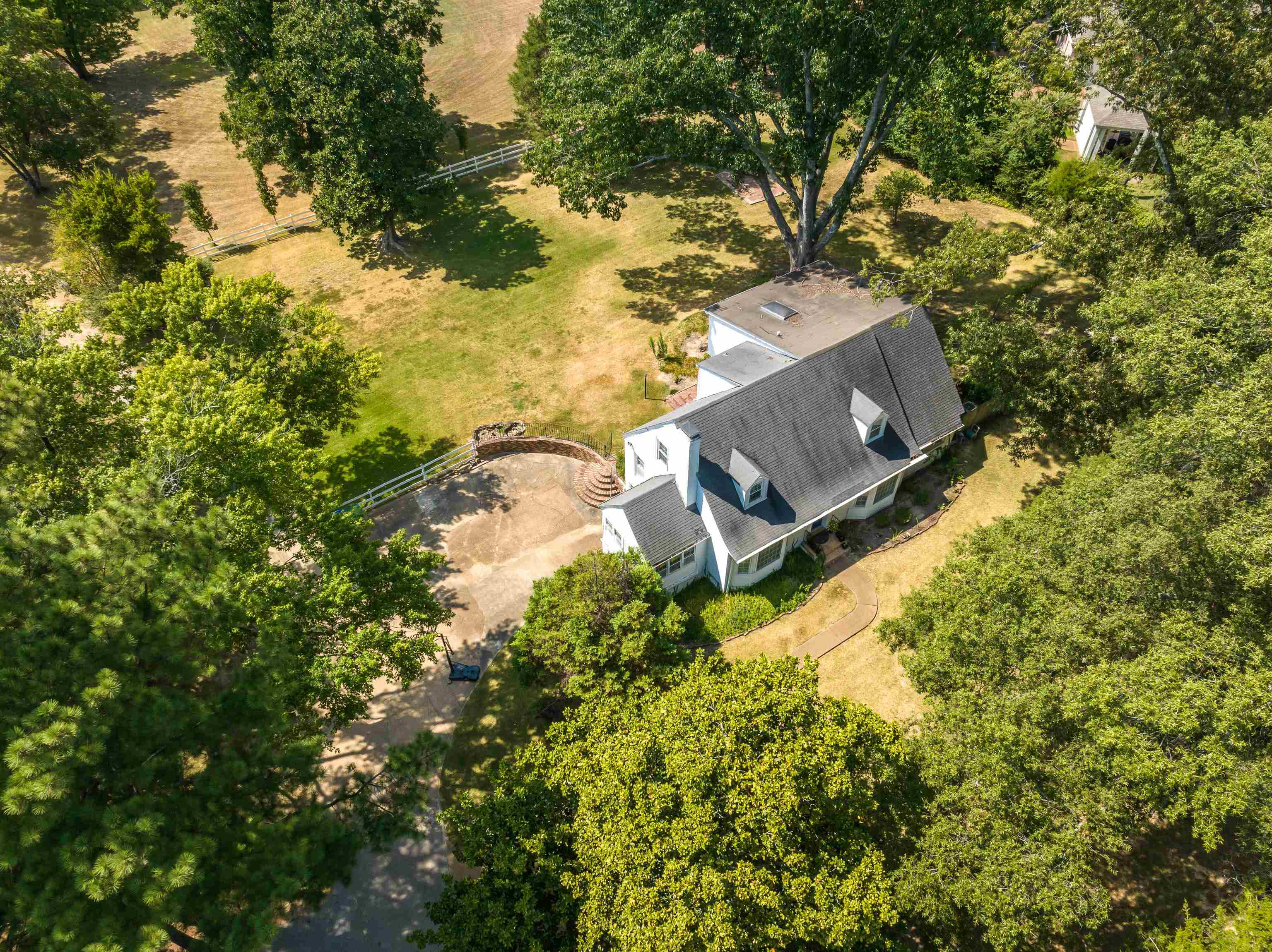 2099 Sunset Road Germantown, TN 38138 - Photo 4 of 39 Gallery Image 4