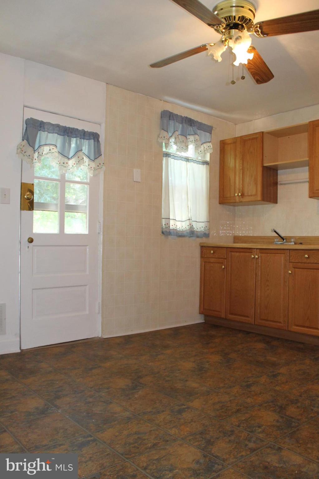 1609 Naturo Road Towson, MD 21286 - Photo 6 of 17 Kitchen