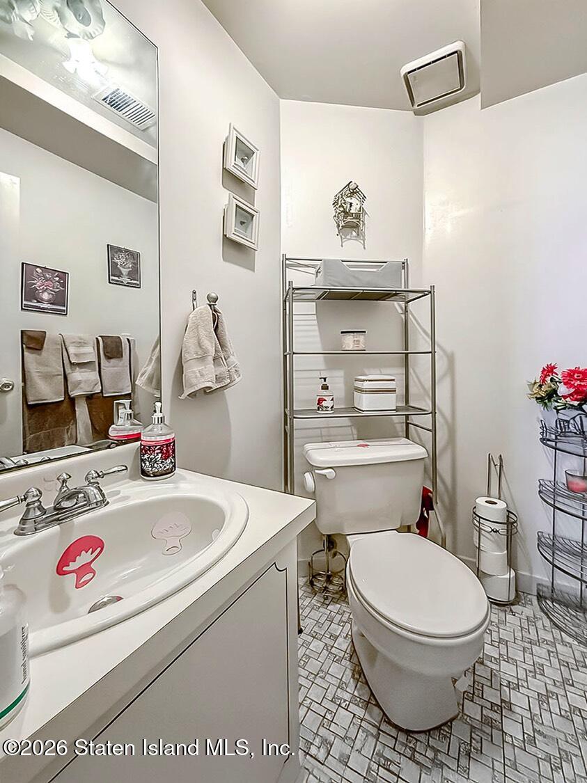 291 D Signs Road, Unit D Staten Island, NY 10314 - Photo 11 of 21 IMG_0652