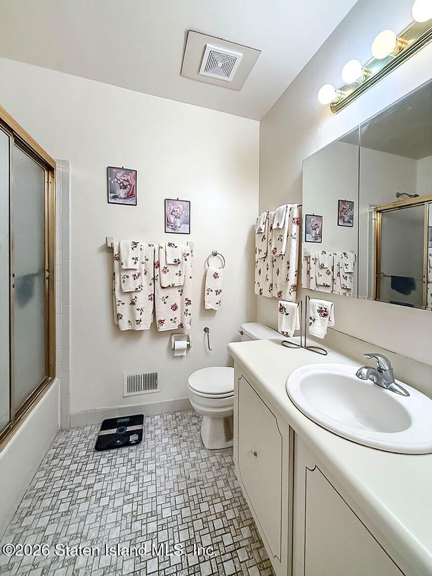 291 D Signs Road, Unit D Staten Island, NY 10314 - Photo 13 of 21 IMG_0654