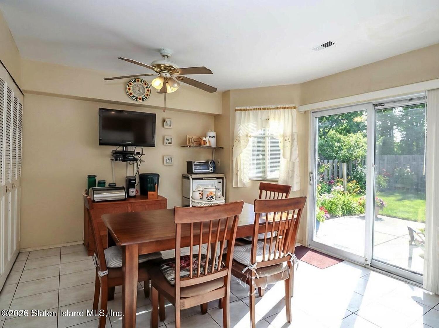 291 D Signs Road, Unit D Staten Island, NY 10314 - Photo 9 of 21 IMG_8356