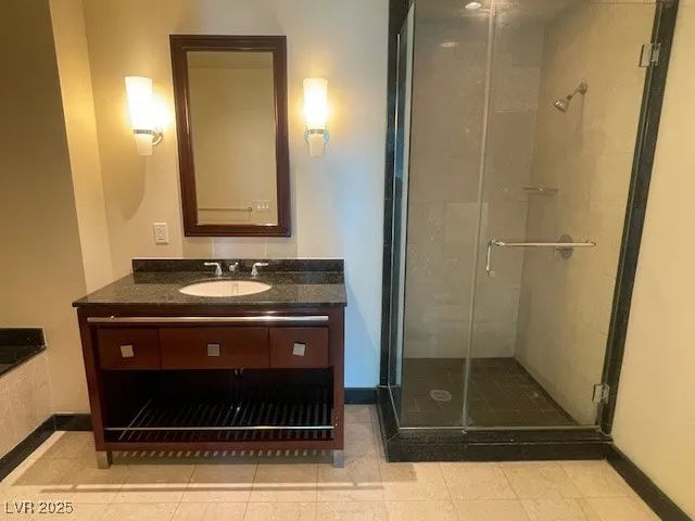 $2,900 | 2700 South Las Vegas Boulevard, Unit 2308, Las Vegas, NV 89109