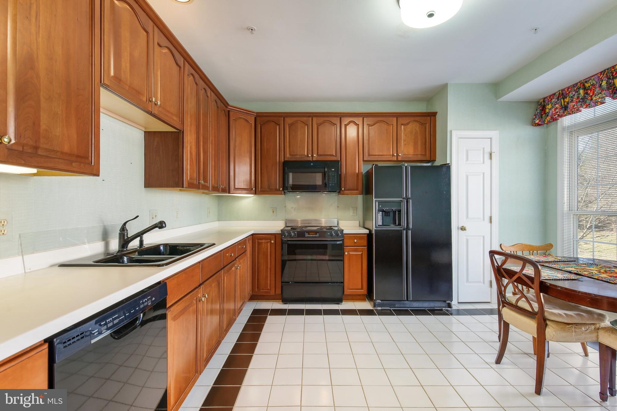 8402 Bells Ridge Terrace Potomac, MD 20854 - Photo 4 of 51 Gallery Image 4