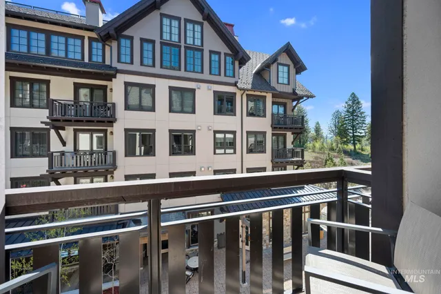 $599,000 | 780 Village Drive, Unit 308, Donnelly, ID 83615