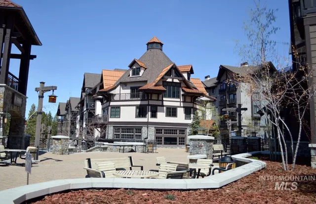 $599,000 | 780 Village Drive, Unit 308, Donnelly, ID 83615