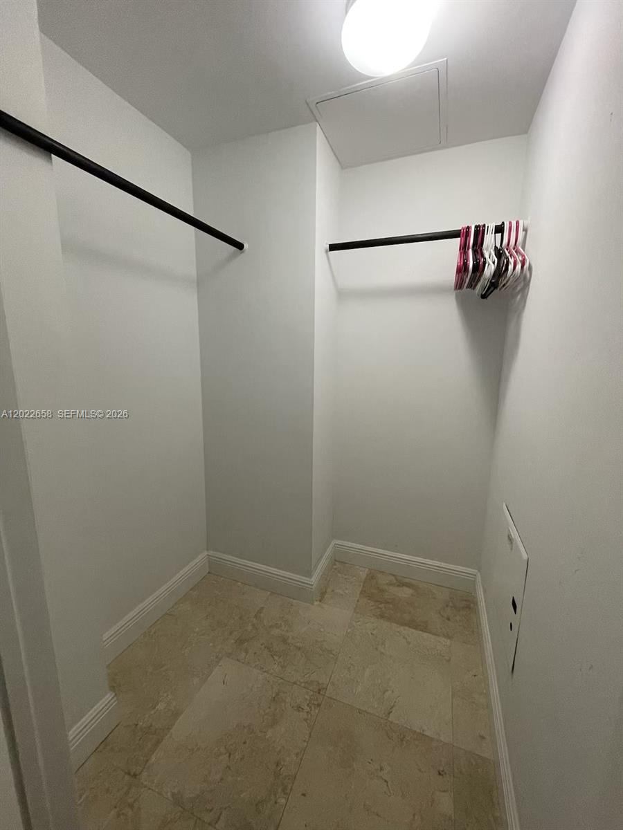 60 Southwest 13th Street, Unit 2210 Miami, FL 33130 - Photo 13 of 22