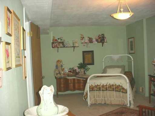 154 Brownlee Road Eighty Four, PA 15330 - Photo 4 of 8 Gallery Image 4