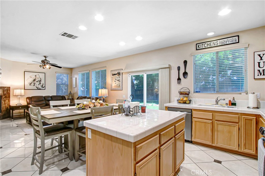 14571 Hummingbird Road Victorville, CA 92394 - Photo 11 of 42 Enhanced Kitchen Appliances