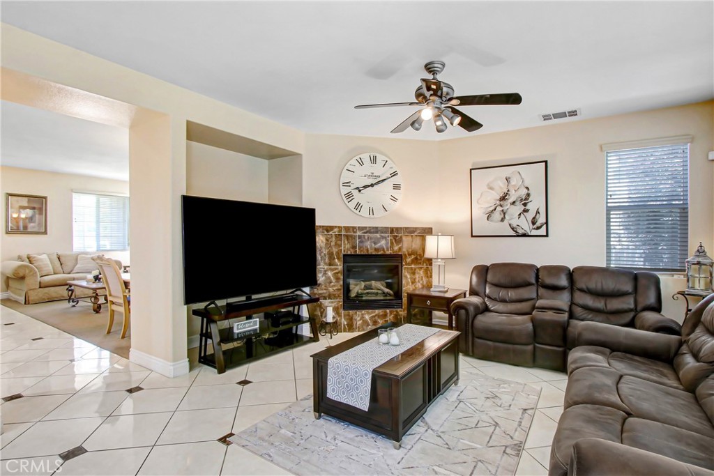 14571 Hummingbird Road Victorville, CA 92394 - Photo 7 of 42