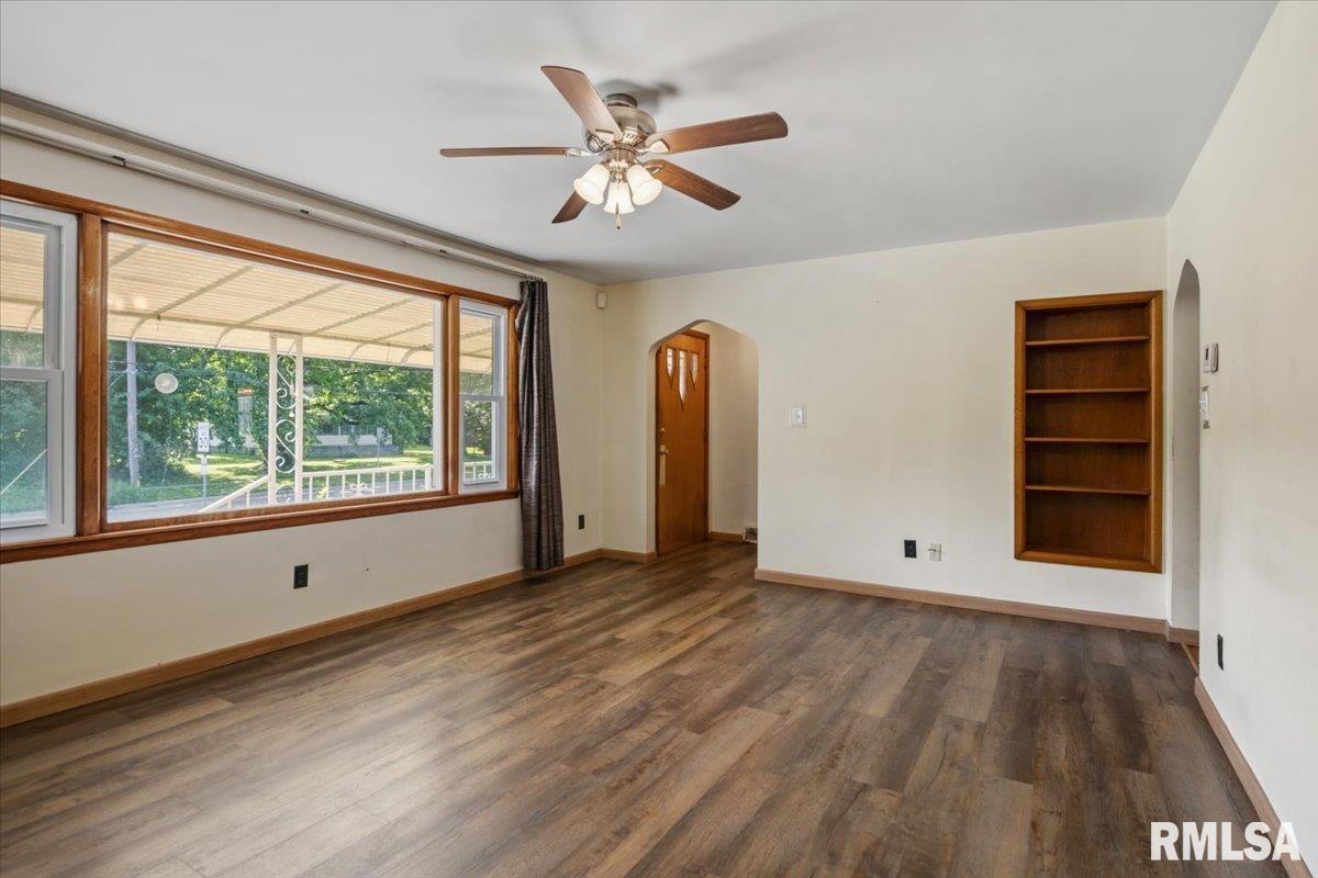 229 North Milton Avenue Springfield, IL 62702 - Photo 6 of 46 Gallery Image 6