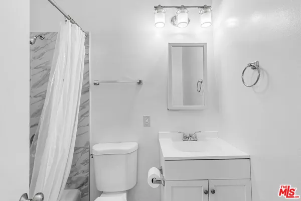 $1,995 | 1342 Yale Street, Unit B, Santa Monica, CA 90404