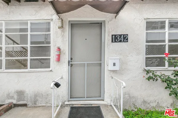 $1,995 | 1342 Yale Street, Unit B, Santa Monica, CA 90404