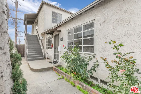$1,995 | 1342 Yale Street, Unit B, Santa Monica, CA 90404