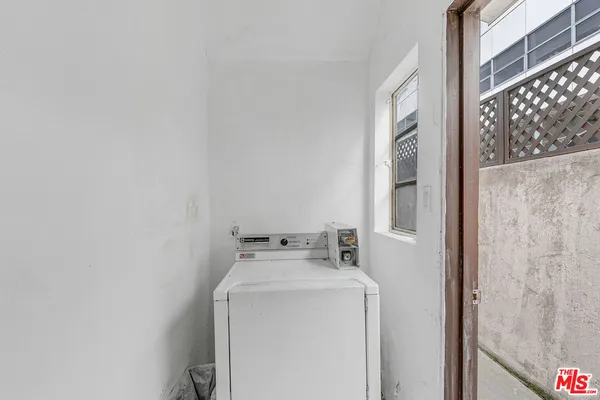 $1,995 | 1342 Yale Street, Unit B, Santa Monica, CA 90404