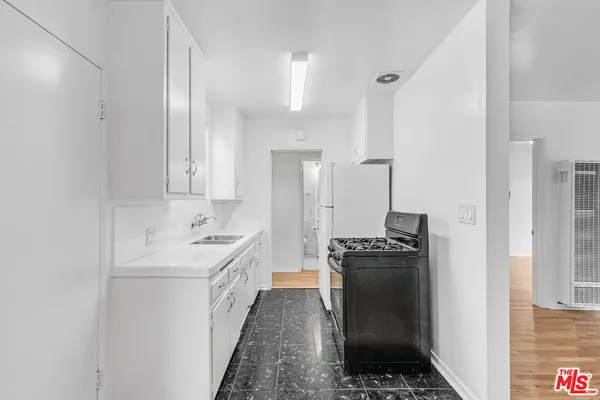 $1,995 | 1342 Yale Street, Unit B, Santa Monica, CA 90404