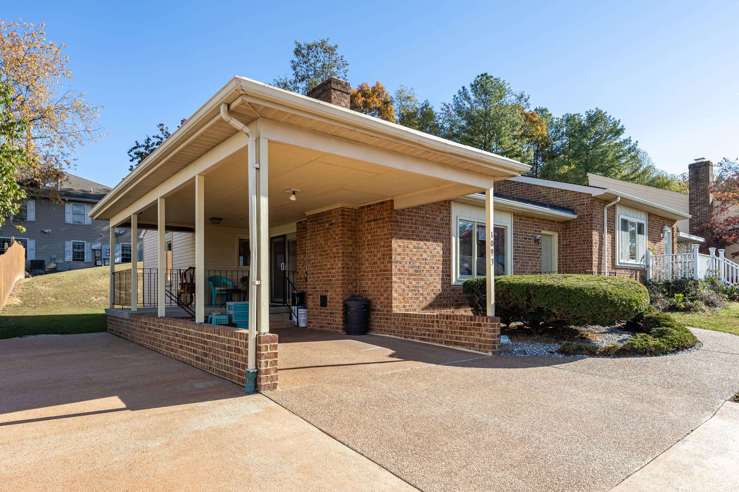 1093 Rosedale Drive Harrisonburg, VA 22801 - Photo 35 of 41 a front view of a house with a yard