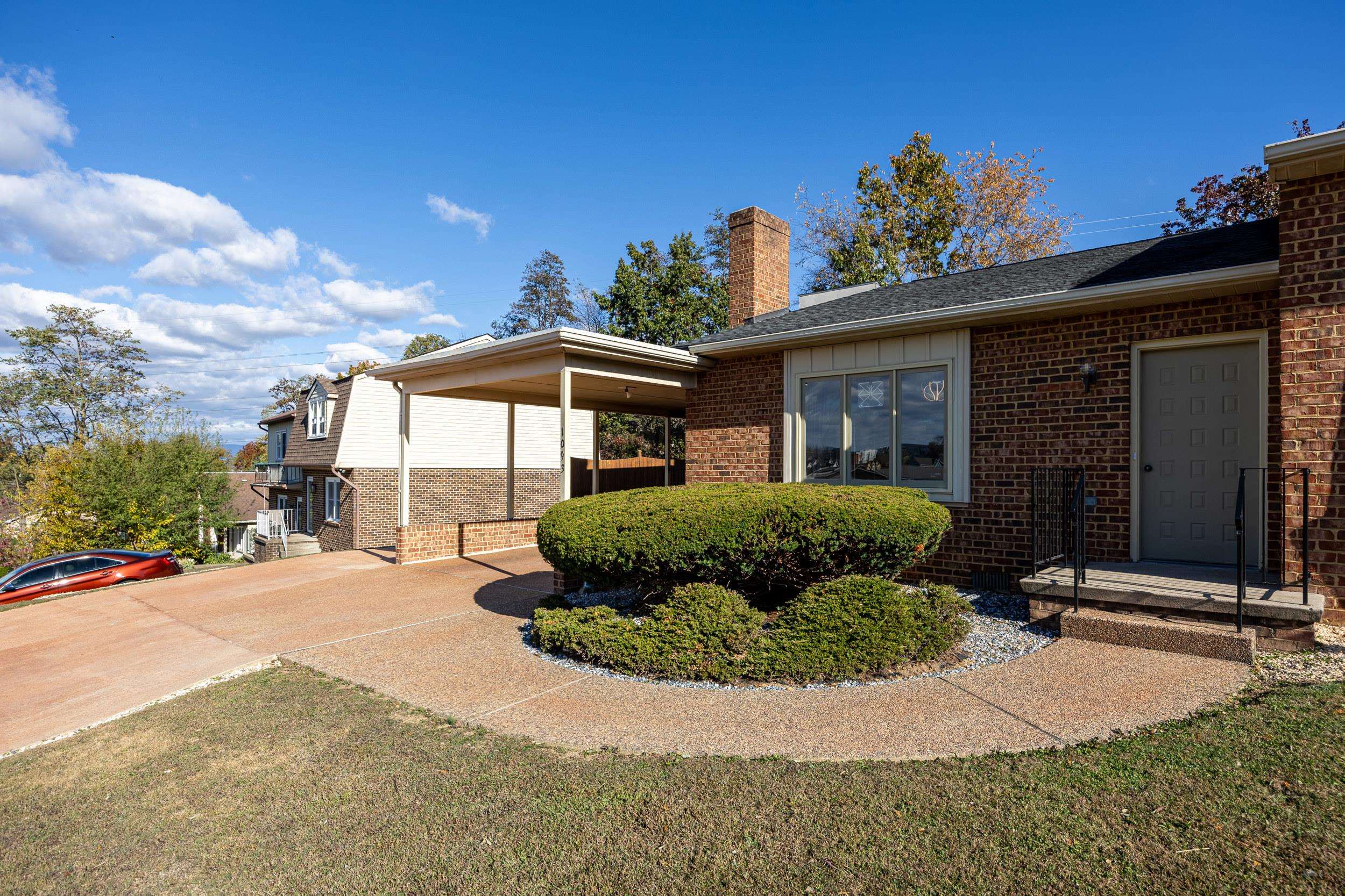 1093 Rosedale Drive Harrisonburg, VA 22801 - Photo 5 of 41 a front view of a house with a yard