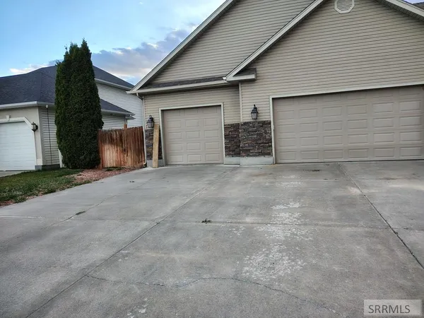 $575,000 | 3554 Burgundy Drive, Idaho Falls, ID 83404