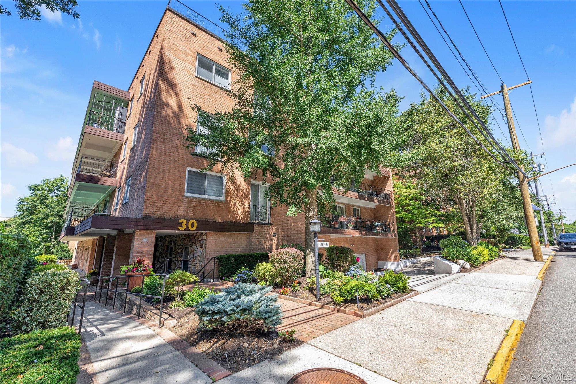 30 Barstow Road, Unit 3A Great Neck, NY 11021 - Photo 1 of 20