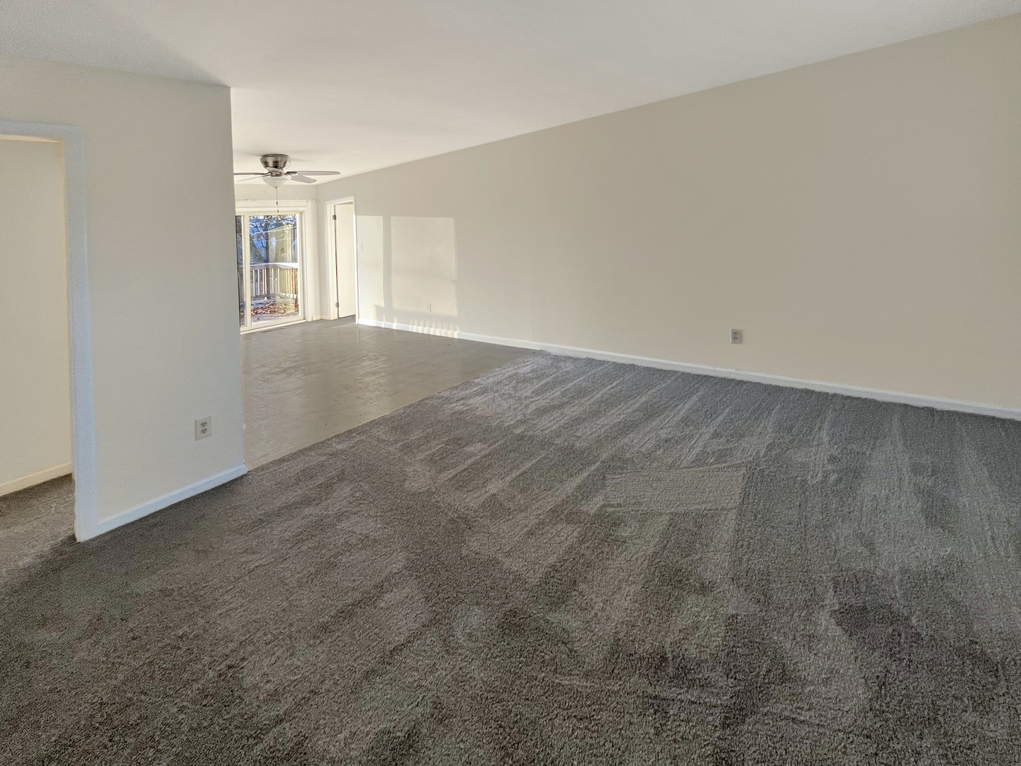 1815 Beach Road McHenry, IL 60050 - Photo 2 of 12 a view of empty room